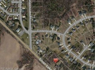 9258 Silver Lake Rd, Linden, MI 48451