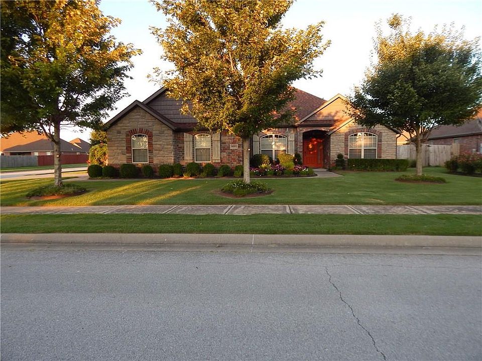 1st image of 4001 SW Summerbrook St