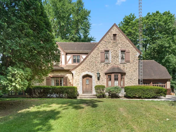 1046 N 7th St, Rochelle, IL 61068