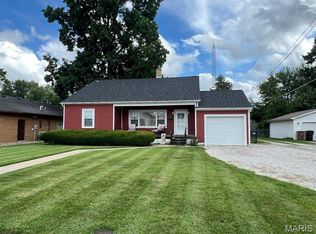 311 W Madison St, Girard, IL