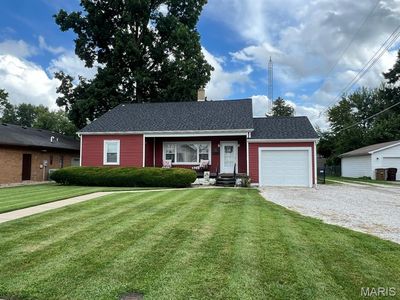 311 W Madison St, Girard, IL, 62640