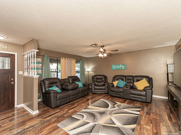 2nd image of 305 SUNNYLAND DR
