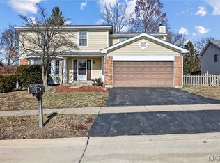 4227 River Oaks Dr, Florissant, MO 63034