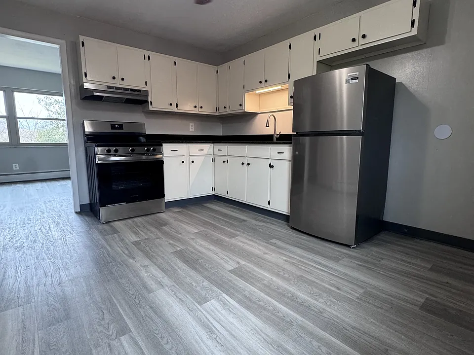 400 Riverside Dr #27