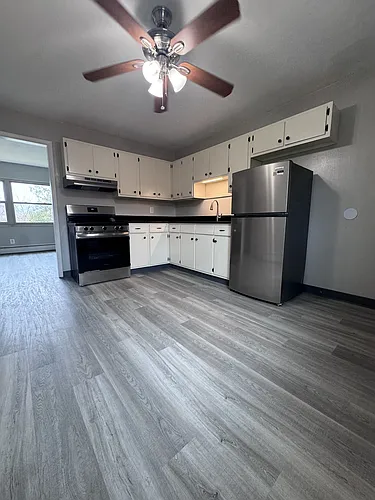 400 Riverside Dr Photo 1
