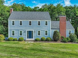 4 Lenora Dr, West Simsbury, CT 06092