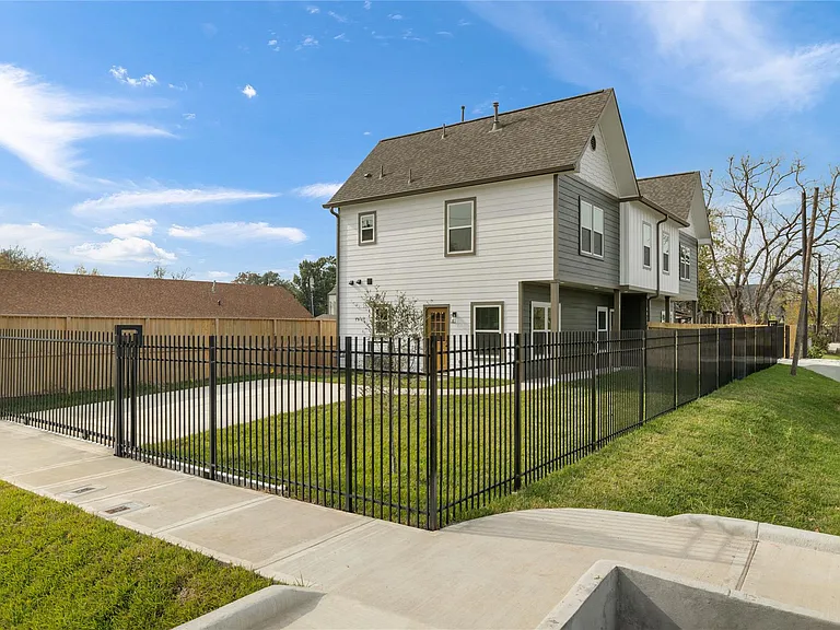 6417 Eastland St — Photo 18