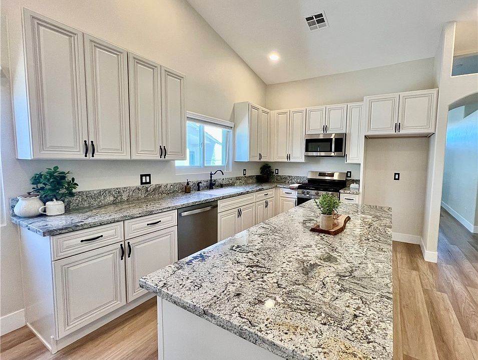 1st image of 889 Cozy Valley St