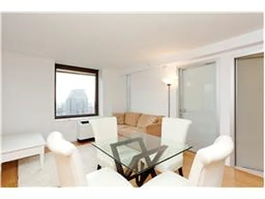 Rented by Douglas Elliman | media 33