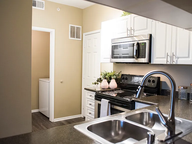 Stonegate Apartments — Photo 20