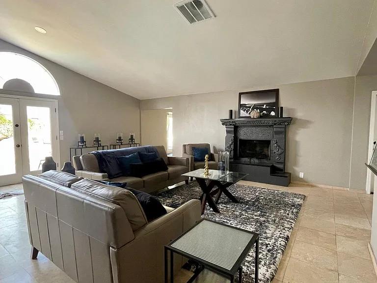 8014 E Tuckey Ln — Photo 30