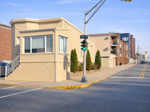 6000 Washington Street image 1 of 21