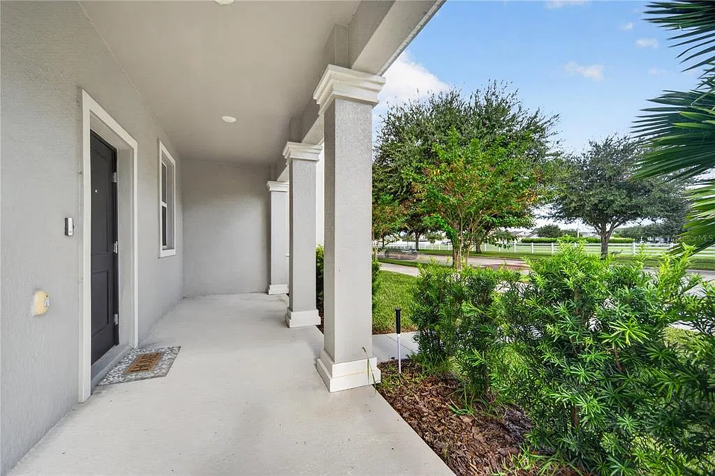 3 bed, 2.5 bath, 1755 sqft, $3,000 — Photo 3