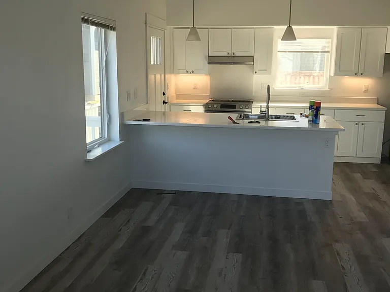 719 NW 2nd St #1 — Photo 2