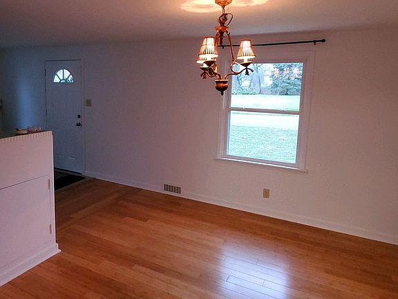 Dining room with bamboo