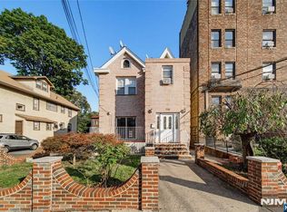796 Anderson Ave, Cliffside Park, NJ 07010
