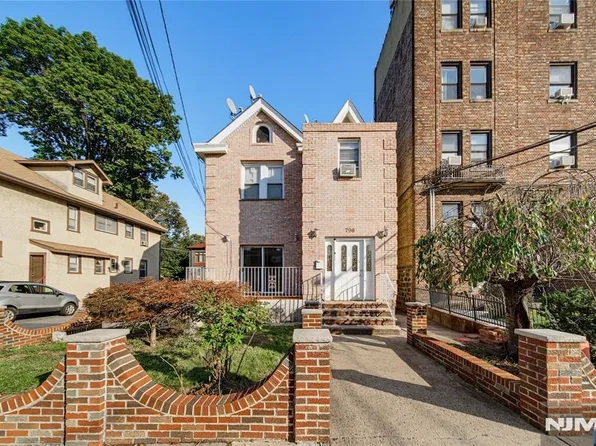 796 Anderson Avenue, Cliffside Park, NJ 07010