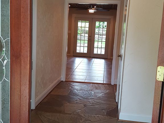 View from front straight thr