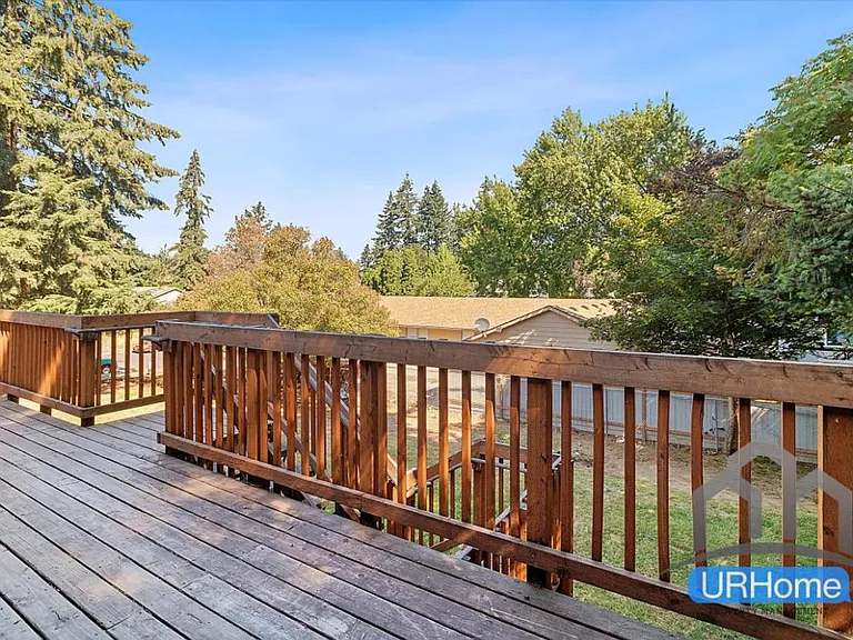 400 SE 169th Ave — Photo 31