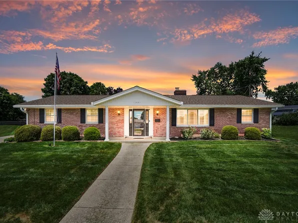 1331 Walnut Bend Ct, Fairborn, OH 45324
