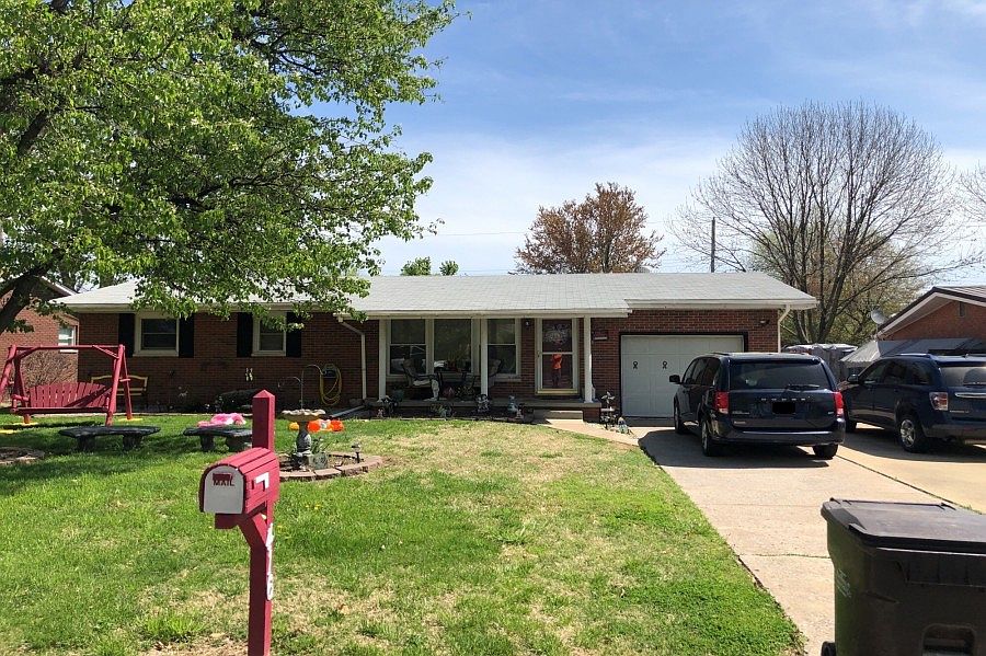 1st image of 416 Crestview Dr