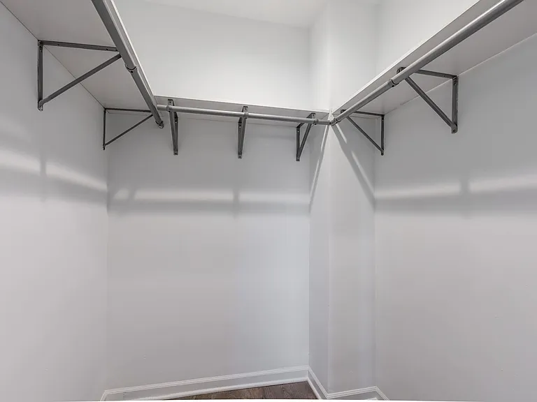 940 W Winona St #405 — Photo 10