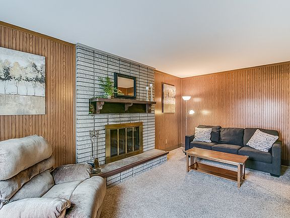 2nd image of 22364 Kingston Ct