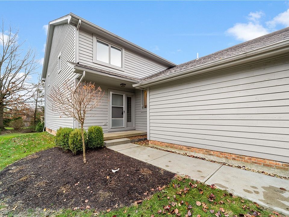 1st image of 8 Waterford Ln