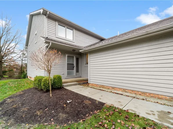 8 Waterford Ln, Beachwood, OH 44122