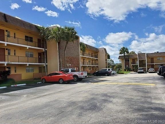 5th image of 7960 Colony Cir N APT 208