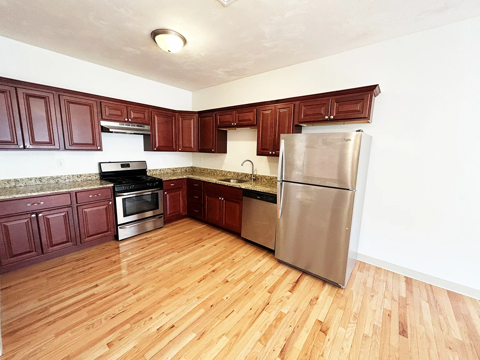 1 bed, 524 sqft, $2,200 — Photo 4