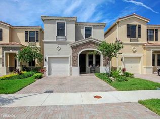 659 NE 193rd St, Miami, FL 33179