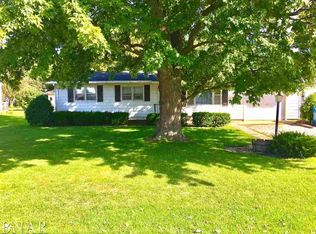 913 Lincoln St, Chenoa, IL 61726