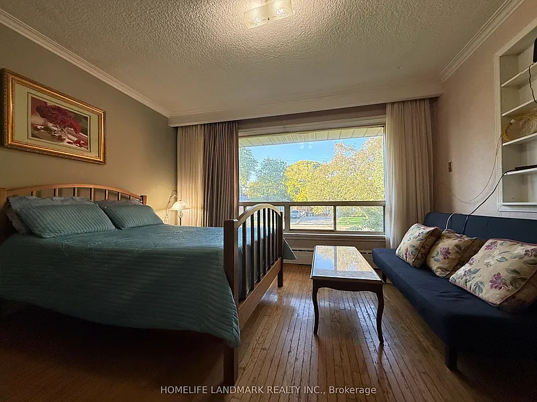 17 Wishing Well Dr #MAIN FLOOR — Photo 2