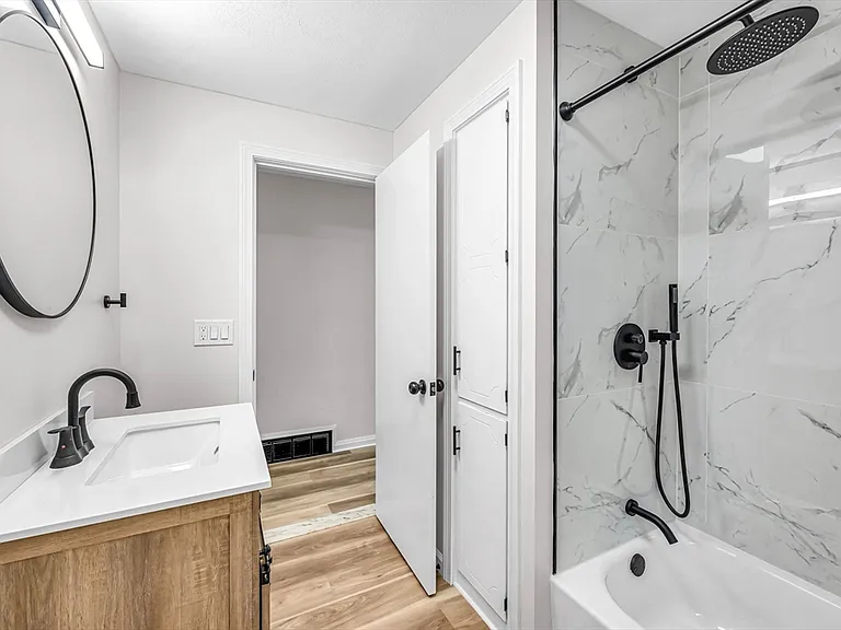557 Maple Rd #1 — Photo 29