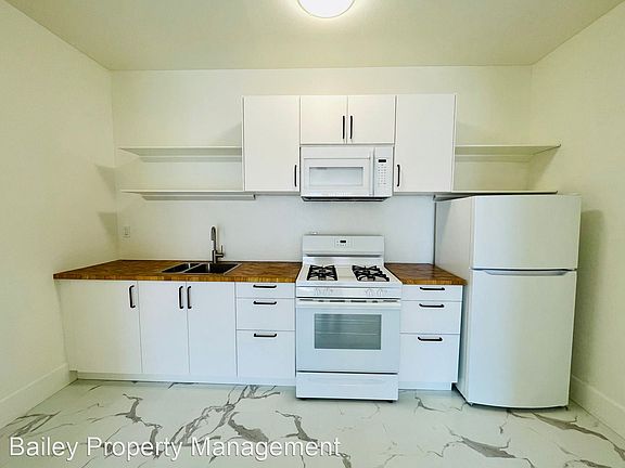 3rd image of 19 E Lake Ave #14778041
