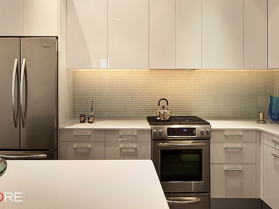 3rd image of 81 Franklin St APT 3N