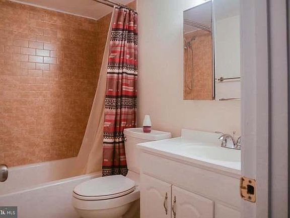 5th image of 112 Duvall Ln APT 204