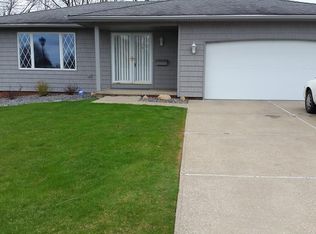 7620 Newcomb Dr, Parma, OH 44129