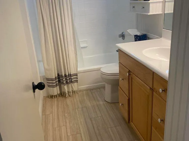 1136 Acadia Pl — Photo 11