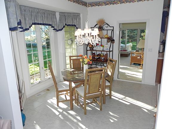 3rd image of 379 E Kilbridge Dr