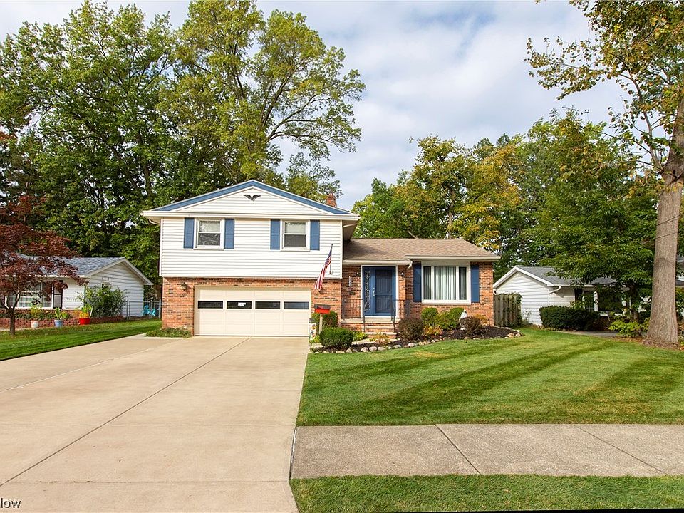1st image of 3096 W 230th St
