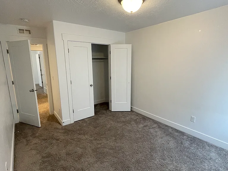 4772 E Silver Ridge Rd — Photo 16
