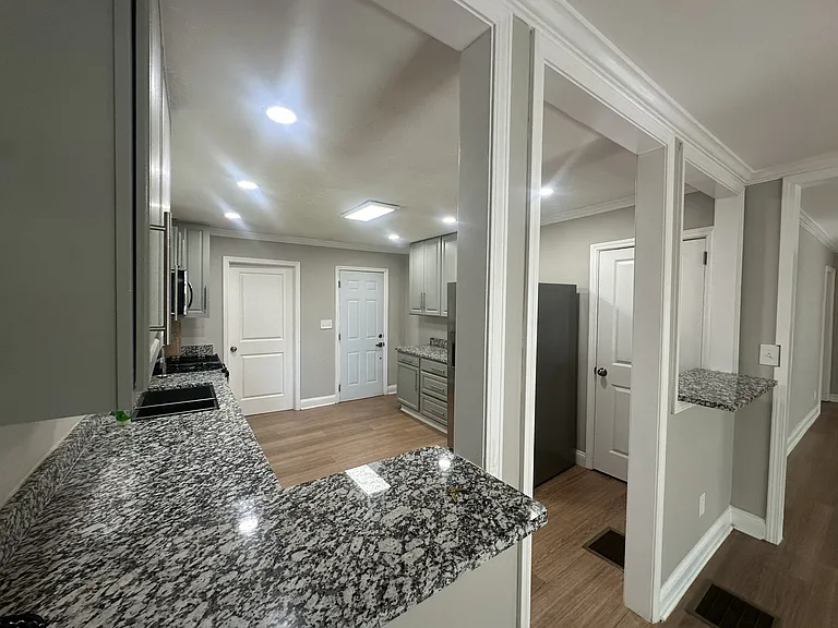 Kitchen - Granite Countertops
