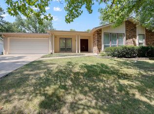 1273 Autumn Wood Cir, Ballwin, MO 63011