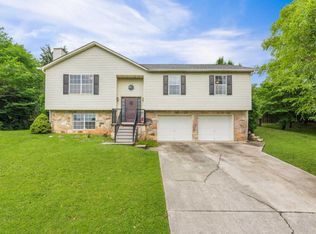 2221 Windbrook Rd, Knoxville, TN 37923