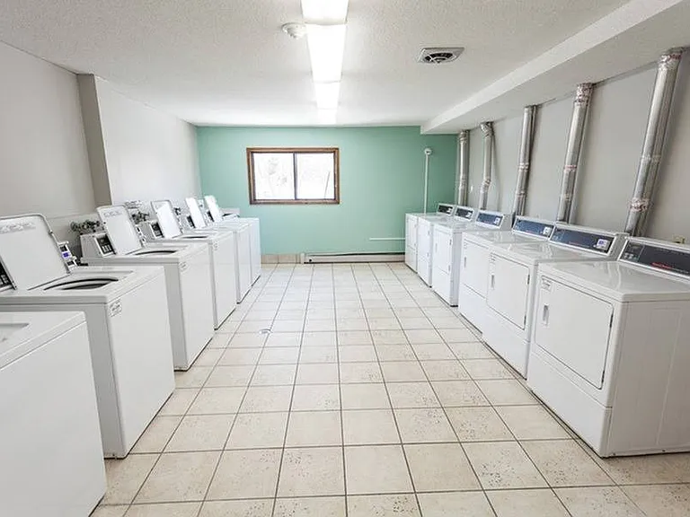 Talus | Laundry Room