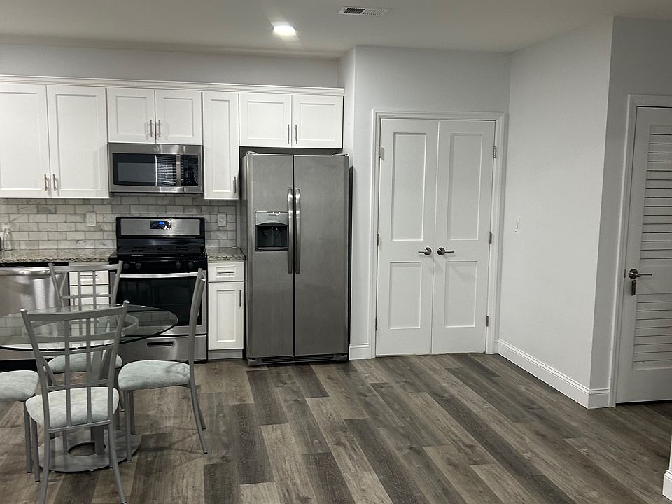 KITCHEN CLOSET 3