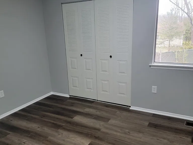 2204 Greenwood Dr — Photo 12