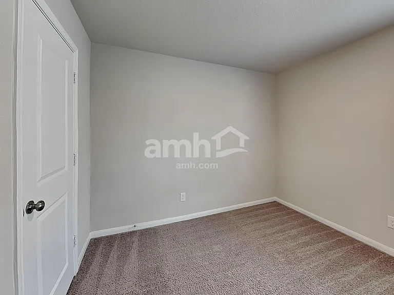 9978 Sarrebourg St — Photo 18